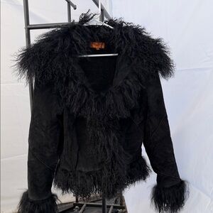 Elegant Black Fur-Trimmed Teddy Jacket
